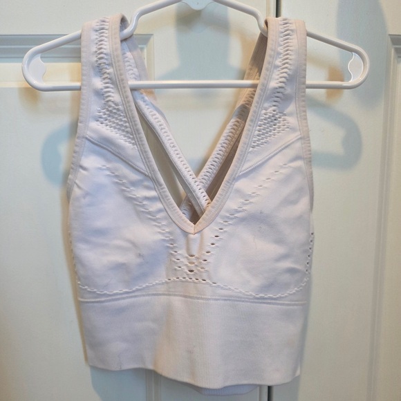 ALO Yoga Cream Sports Bra - Picture 2 of 3